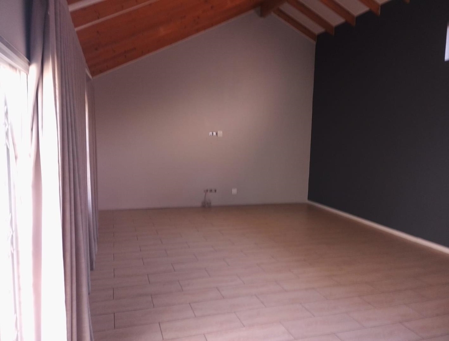 4 Bedroom Property for Sale in Pentagon Park Free State
